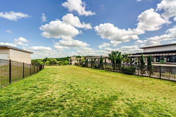 Berkshire Santal off-leash dog park